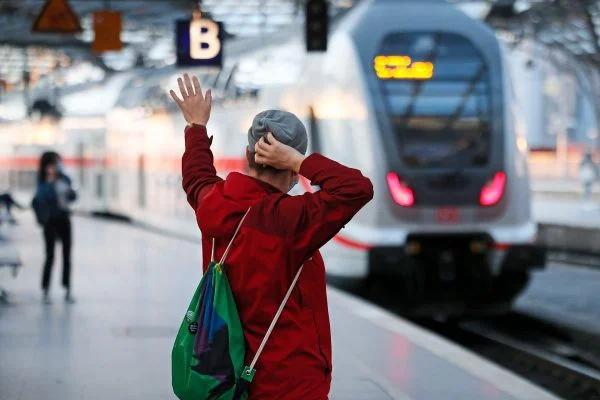 DEUTSCHE BAHN, MAKİNİSTLER SENDİKASIYLA YENİ TEKLİFSİZ MÜZAKERE YAPMAK İSTİYOR