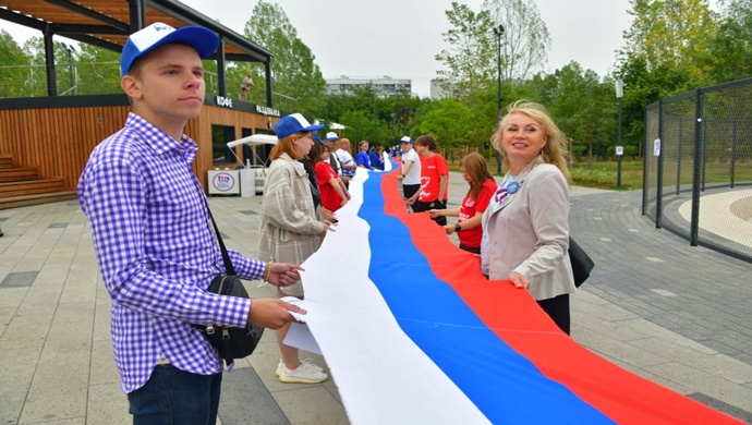 Ко Дню государственного флага России московские единороссы организовали спортивный фестиваль и автопробег