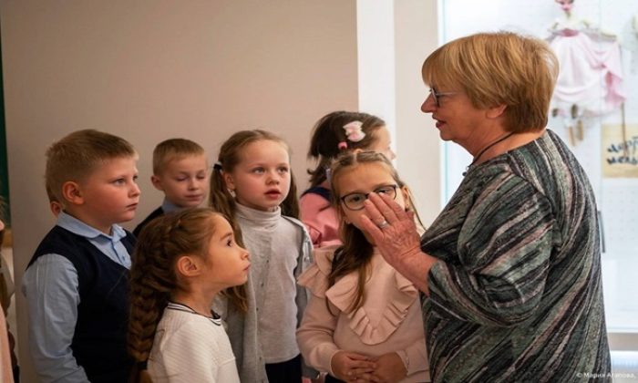 В рамках партпроекта «Культура малой Родины» в Мурманске организовали благотворительный показ спектакля