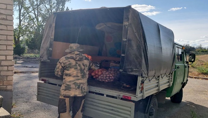 Birleşik Rusya, Kherson bölgesindeki Kinburn Spit sakinlerine yiyecek bağışladı