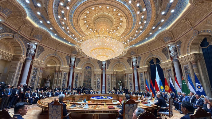 В Душанбе состоялось заседание Совета глав государств СНГ в расширенном составе