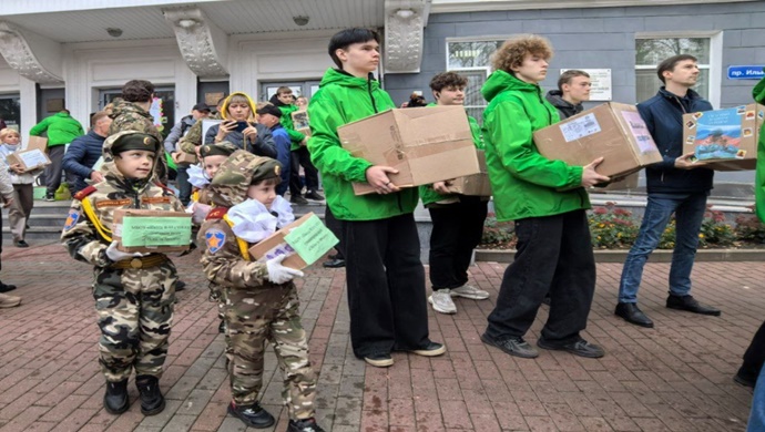 Birleşik Rusya’nın Yugra’dan Adıge’ye kadar olan bölge şubeleri, SVO askerlerine yardım ve şükran mesajları gönderiyor
