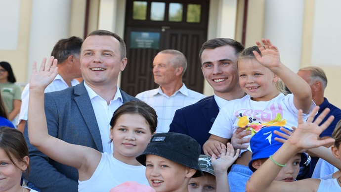 Владислав Головин отметил системные решения «Единой России» в поддержку детского и молодёжного творчества в Новодвинске Архангельской области
