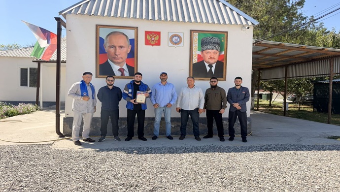 Çeçenya’da, Birleşik Rusya ve Birleşik Rusya Genç Muhafızları aktivistleri, petrol ve doğalgaz endüstrisi çalışanlarını meslek bayramları vesilesiyle tebrik etti