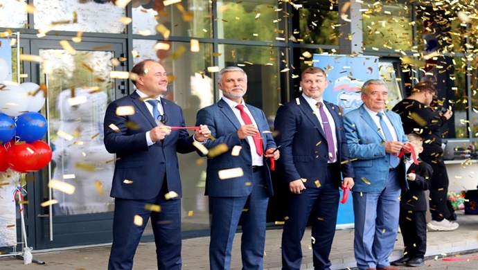 Okullar, klinikler, oyun alanları: Birleşik Rusya milletvekilleri, bölgelerdeki 2021 Halk Programı tesislerinin onarımını denetliyor